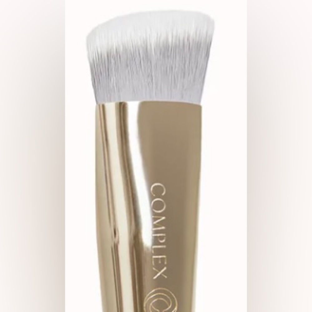 DESIGNER COMPLEX COUTURE!!!! NEW  PRECISION CONCEALER BRUSH.